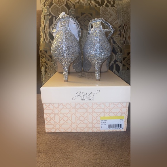 BADGLEY MISCHKA JAMILA KITTEN HEELS 👠 size 9 new - Picture 5 of 12